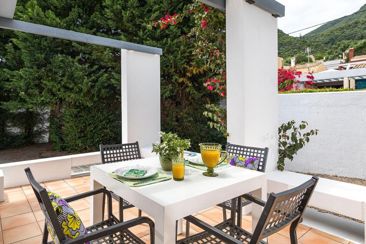 Villa Piedra Del Mar Beachfront by Villa2be Barbati Exterior foto